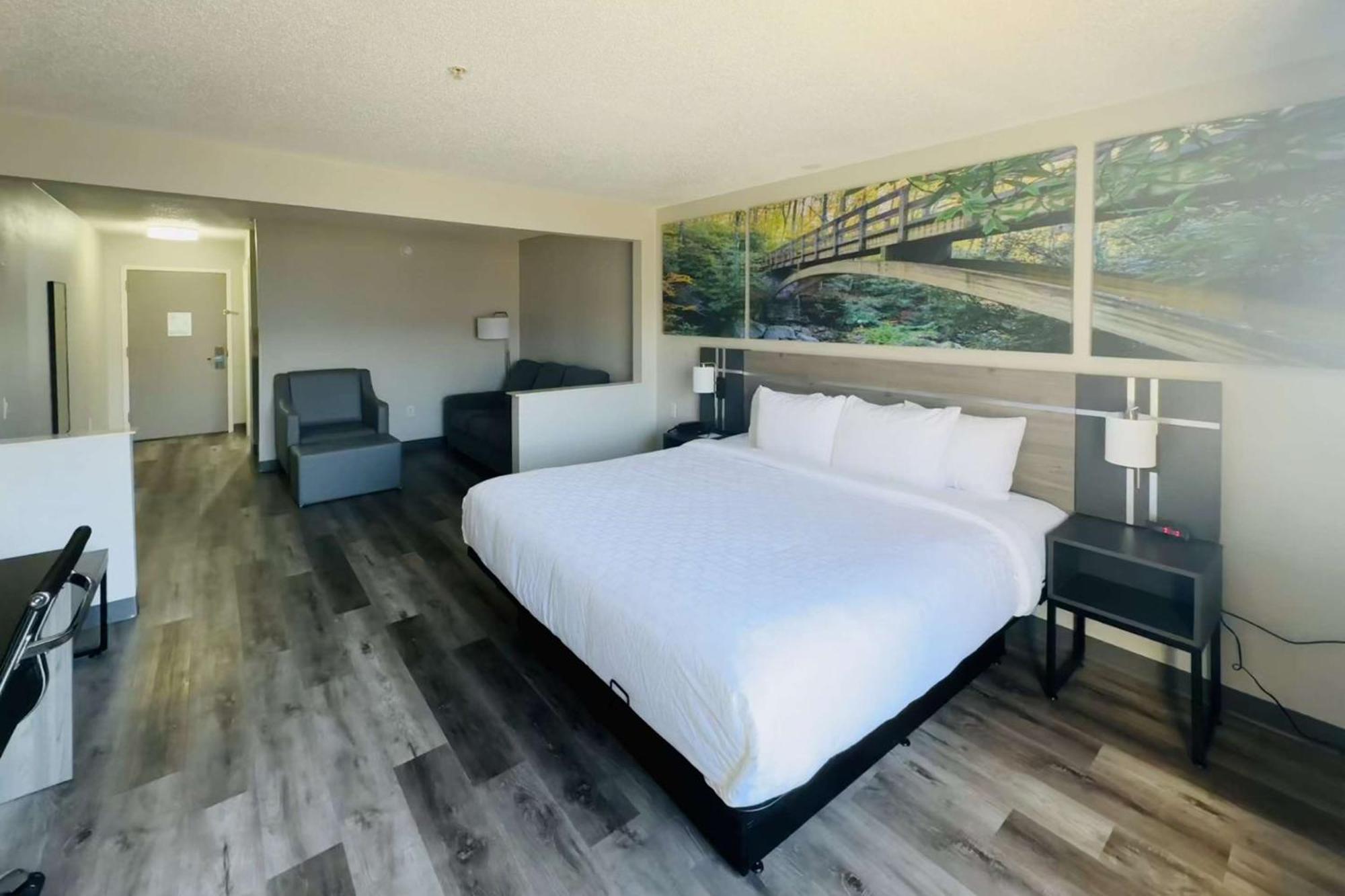 Clarion Pointe Albemarle Hotel Kültér fotó
