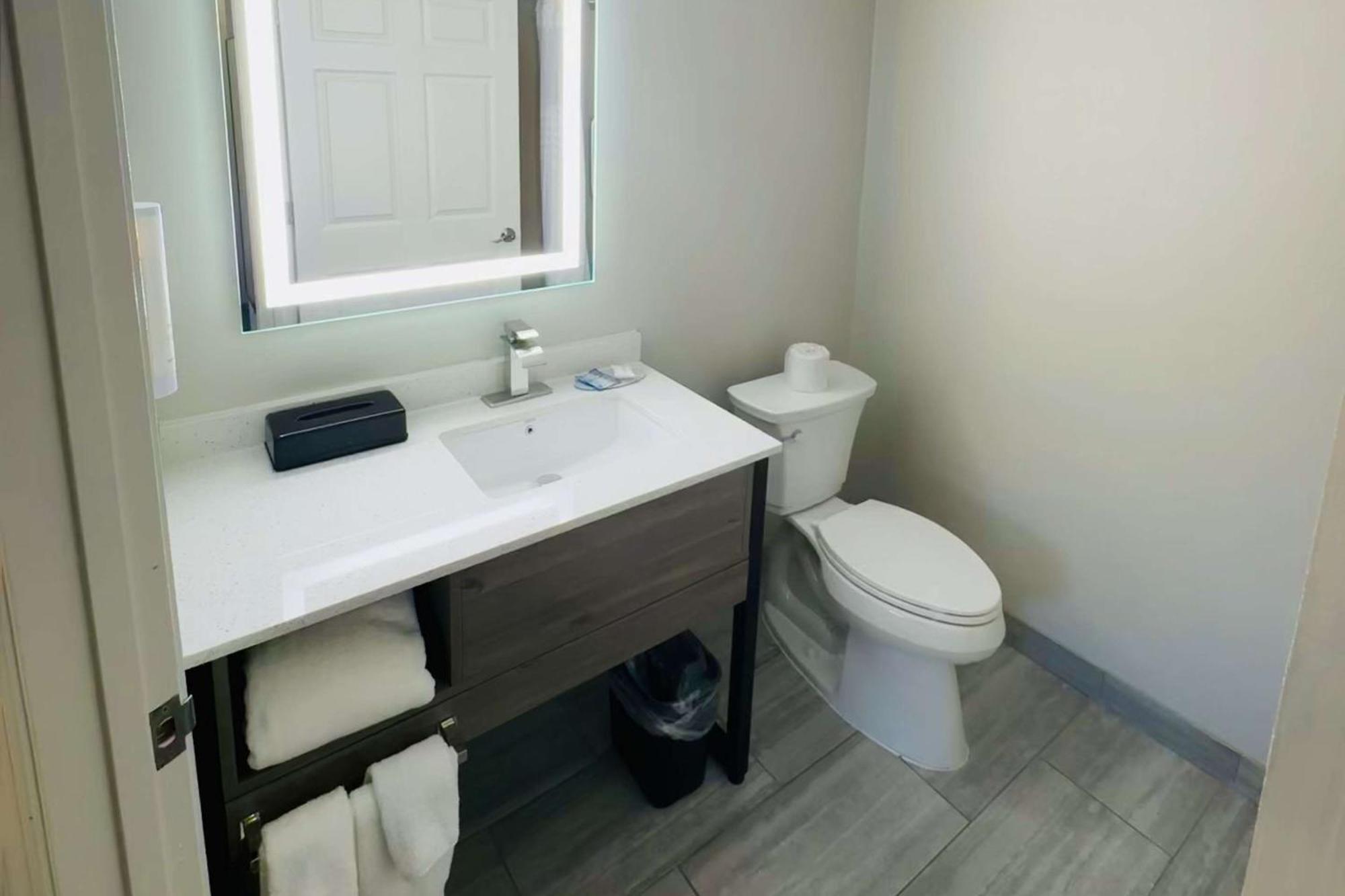 Clarion Pointe Albemarle Hotel Kültér fotó