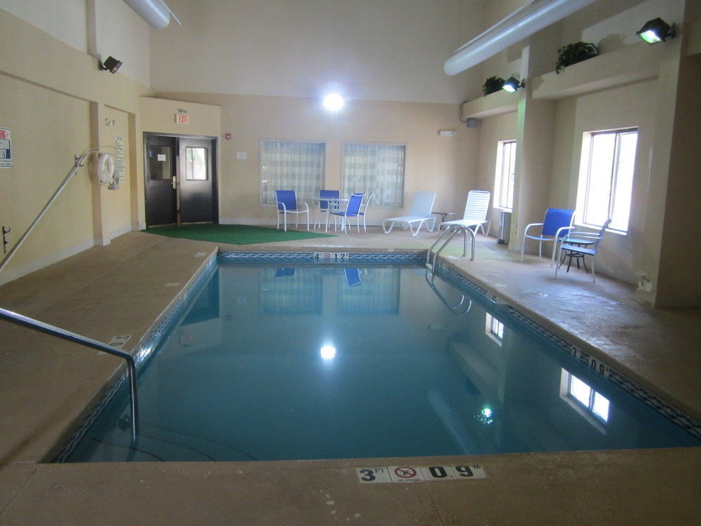 Clarion Pointe Albemarle Hotel Kültér fotó