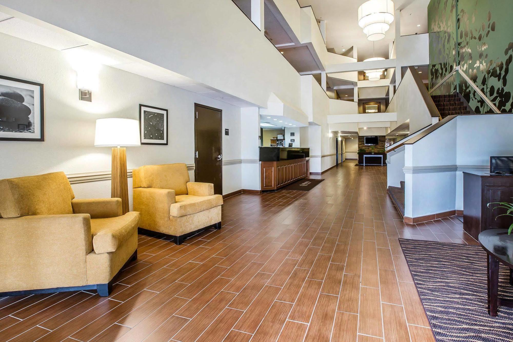 Clarion Pointe Albemarle Hotel Kültér fotó